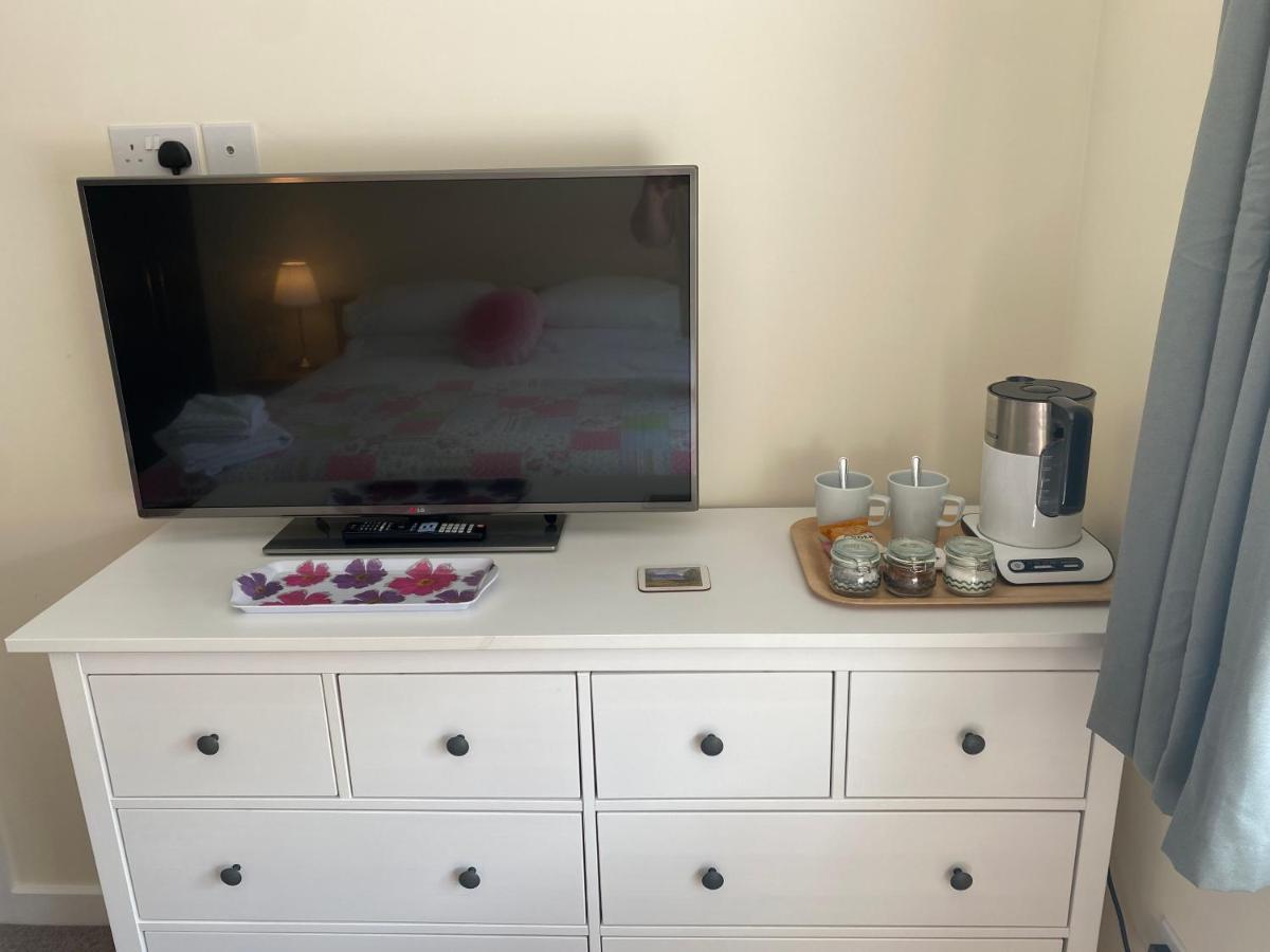 Wellington View One En Suite Shower And Super King Bed Extérieur photo