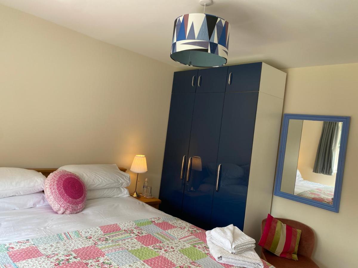 Wellington View One En Suite Shower And Super King Bed Extérieur photo